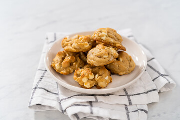 White Chocolate Macadamia Nut Cookies