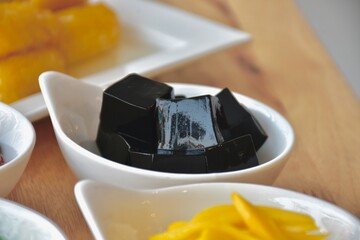 black jelly top for dessert