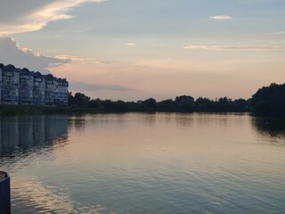 Obraz premium sunset over the river
