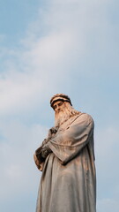 ESTATUA DAVINCI