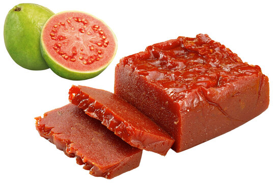 composi&ccedil;&atilde;o de goiabada casc&atilde;o cortada acompanhado de goiaba inteira e goiaba cortada isolado em fundo transparente