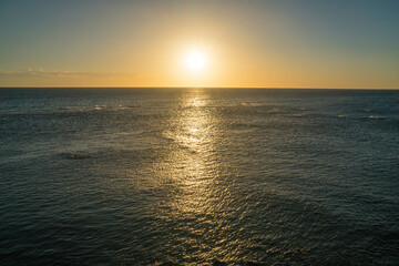 福井 夏の東尋坊から眺める日本海をオレンジ色に染める美しい夕陽