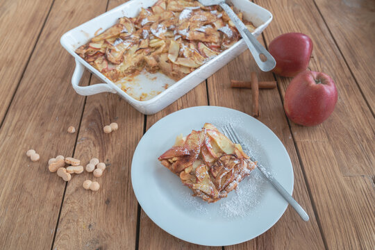 wibele s&uuml;&szlig;er auflauf schw&auml;bisch baden w&uuml;rttemberg mit apfel scheiterhaufen 