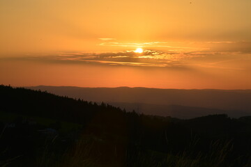 autre coucher de soleil au Parc du Pilat,