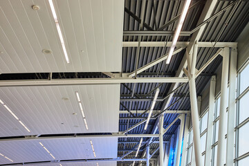 Obraz premium Ceiling abstract view with windows and blown out sky