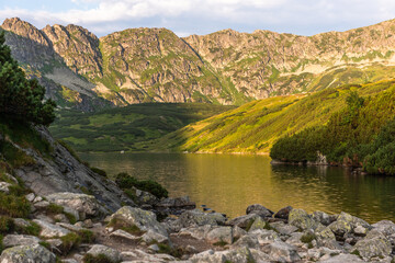 Fototapeta na wymiar Alpine lakes 