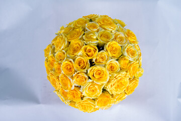 Clear picture of bouquet made in a circle shape, very beautiful.