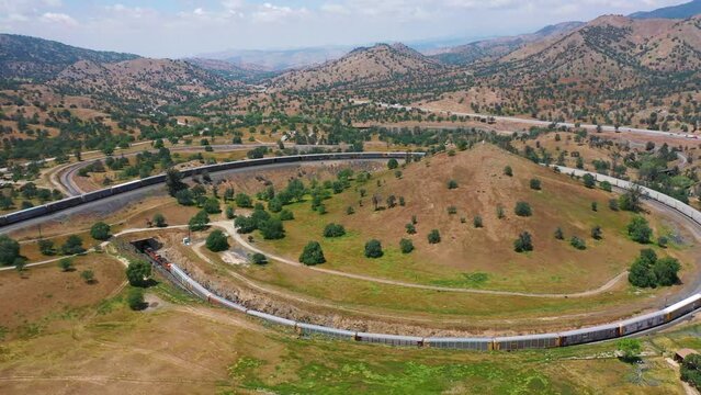 2023 - Excellent aerial footage spanning the train loop in Tehachapi, California.