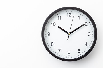 白背景に掛け時計