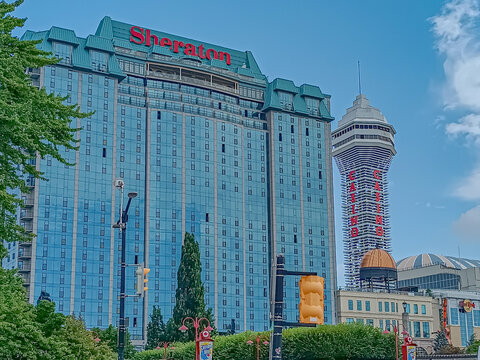 Niagara Falls, Ontario, Canada - 23072023 : vue de la fa&ccedil;ade de l'h&ocirc;tel Sheraton 