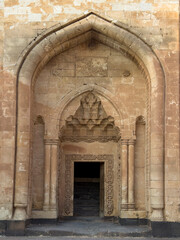 Fototapeta na wymiar entrance door of the palace design and stonework