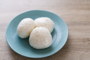 塩むすび