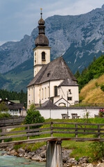 Fototapeta na wymiar Pfarrkirche St. Sebastian, Ramsau, Berchtesgadener Land, Bayern, Deutschland