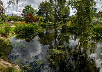 Obraz premium The Japanese Garden at Hammersmith Park in West London, UK