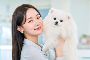 한국 포메라니안 강아지 애완견 애완동물 펫샵 카페 로비 식당에서...