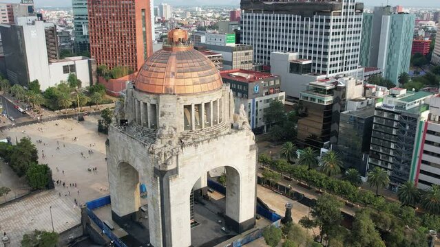  Arco de la Revoluci&oacute;n, dron 4k, Ciudad de M&eacute;xico.