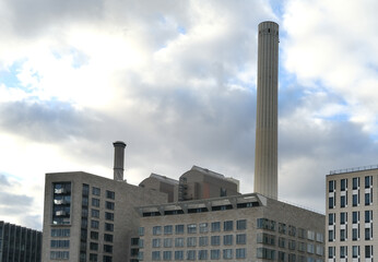 power plant in Frankfurt, high smokestacks in power stations and environmental harm caused by pollutant emissions, Community Concerns and Rising Utility Costs