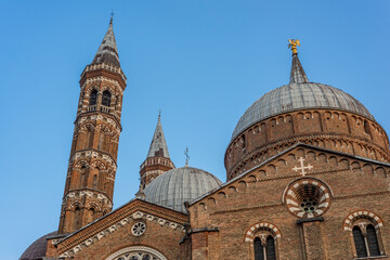 Obraz premium basilica of Sant'Antonio da Padova at blue hour