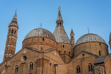 Fototapeta na wymiar basilica of Sant'Antonio da Padova at blue hour