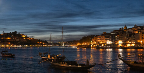 Fototapeta na wymiar Pont de Arràbida, Douro, Porto, Portugal