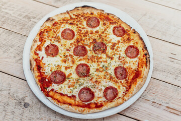 La verdadera pizza napolitana con ingredientes frescos de primera calidad