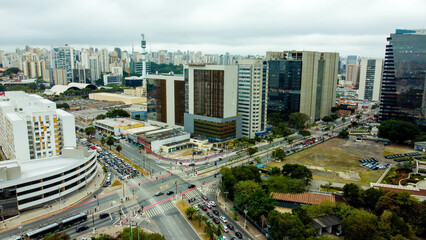 Prédios comerciais na região da barra funda na cidade de São Paulo, SP, Brasil.