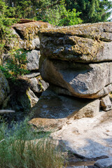 Felsformation am Flussufer im Waldnaabtal - Tischstein