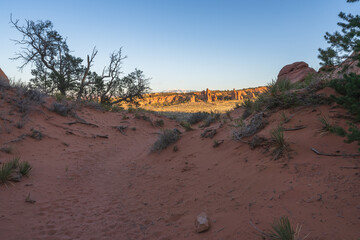 hiking the broken arch trail in arches national park, utah, usa