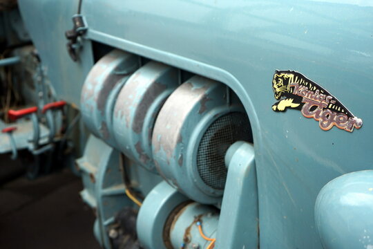 Motor des Eicher Tiger EM 235 Traktor und Ackerschlepper der Sechzigerjahre am 29.07.2023 beim Oldtimertreffen Golden Oldies in Wettenberg Krofddorf-Gleiberg bei Gie&szlig;en in Hessen