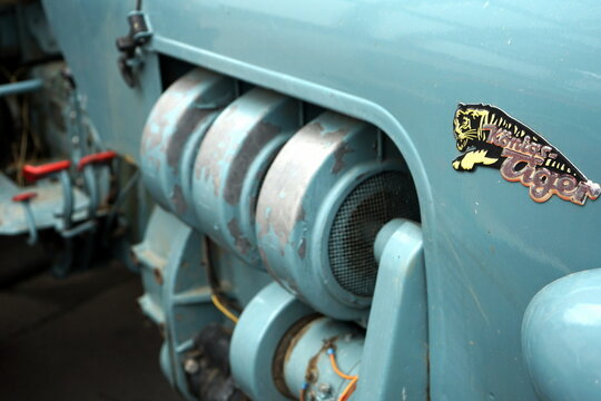 Motor des Eicher Tiger EM 235 Traktor und Ackerschlepper der Sechzigerjahre am 29.07.2023 beim Oldtimertreffen Golden Oldies in Wettenberg Krofddorf-Gleiberg bei Gie&szlig;en in Hessen