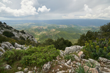 Ausblick vom Wanderweg zum Gipfel Punta Catirina, Sardinien, Italien