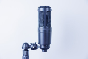 マイクスタンドに置いたマイク