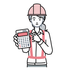 立って電卓を指差してこちらに向けて見せている工事現場の女性