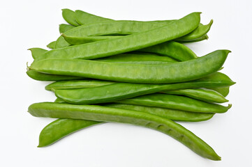 흰색 배경위에 신선한 작두콩(Sword beans with fresh vegetables on white background)
