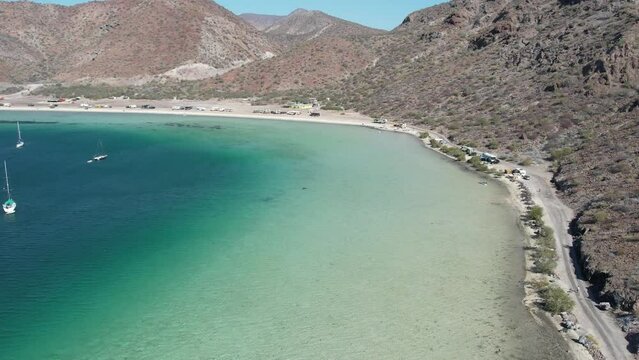 Playa Santispac, Baja California Sur, M&eacute;xico, dron 4K