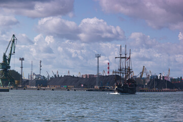 statek, port, wysyłka, ładunek, ekspor,t fracht, port, import, łódź, transport, przemysł, morze, transport, przemysłowy, woda, © Piotr
