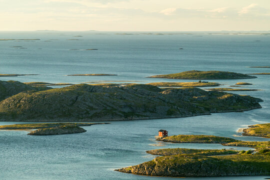 Schären in der Strandflate im norwegischen Vegaarchipel