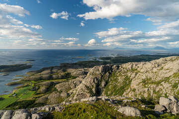 Blick vom Ravnfloget über Vega (Norwegen, Helgeland)