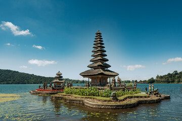  Iconic Pura Ulun Danu Beratan Water Temple on Lake Beratan, Bedugul, Bali, Indonesia © Moses Leigh