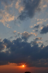luz entre as nuvens 