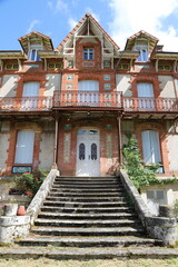 Chateau abandonn&eacute;