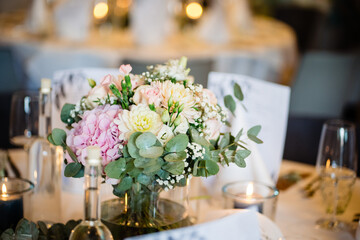 Duftende Schönheit: Verzaubere deine Hochzeit mit betörenden Blumen