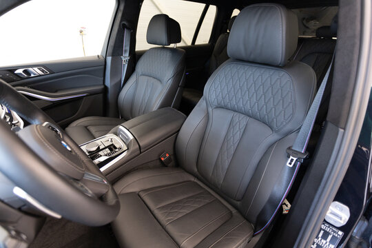 interior of car seat BMW X7