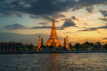 Fototapeta na wymiar Wat Arun temple or Wat Arun Ratchawararam temple. Beautiful temple in Bangkok Thailand.