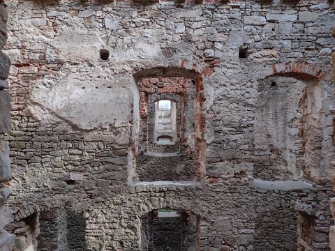 Fototapeta Zamek "Krzyżtopór" w Ujeździe w Iwaniskach (Castle "Crossaxe" in Ujazd, Iwaniska)