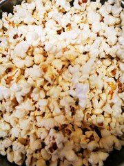 fondo de palomitas de maíz crujientes recién hechas