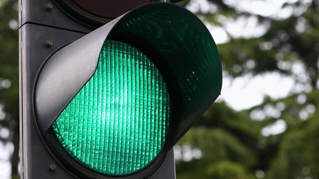 Green traffic light close up Ending