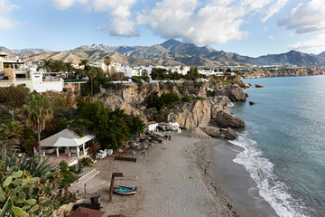 Paisaje de la playa de Calahonda en Nerja, Málaga.