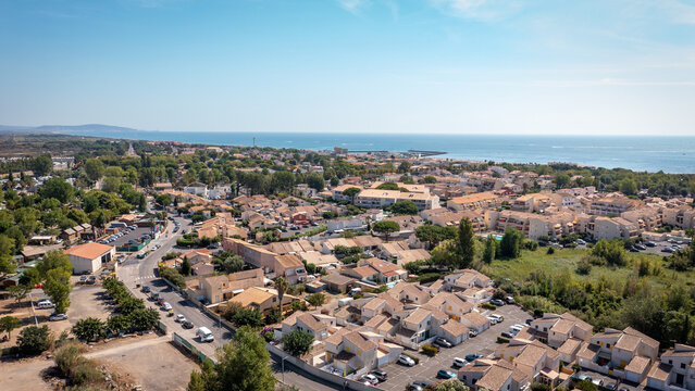 Vue a&eacute;rienne de la ville de Marseillan plage dans le sud de la France