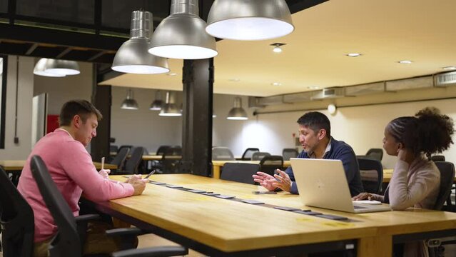 Shared Workspace Bilder – Durchsuchen 439,473 Archivfotos ...